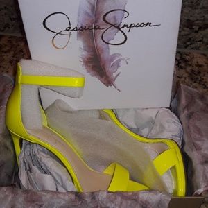 Jessica Simpson heels in the style js-plemy